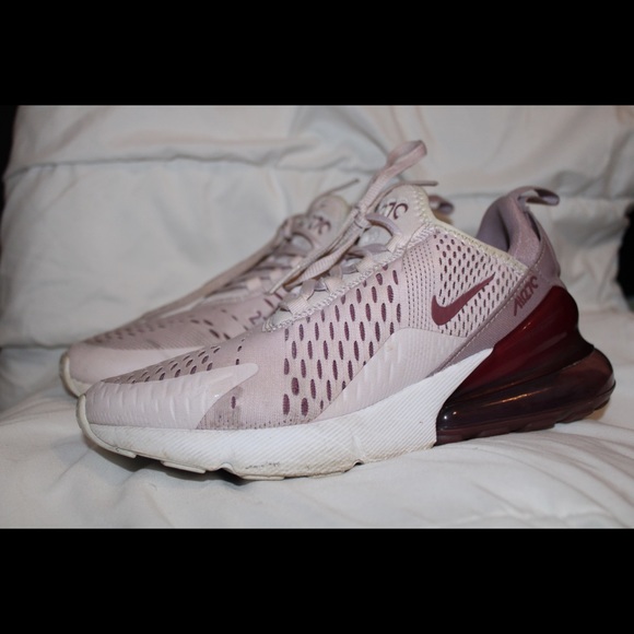 Lavender Nike 270’s - Picture 2 of 2